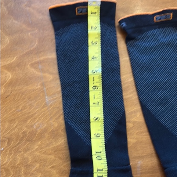 Shock Doctor Knee Sleeves - Picture 6 of 6